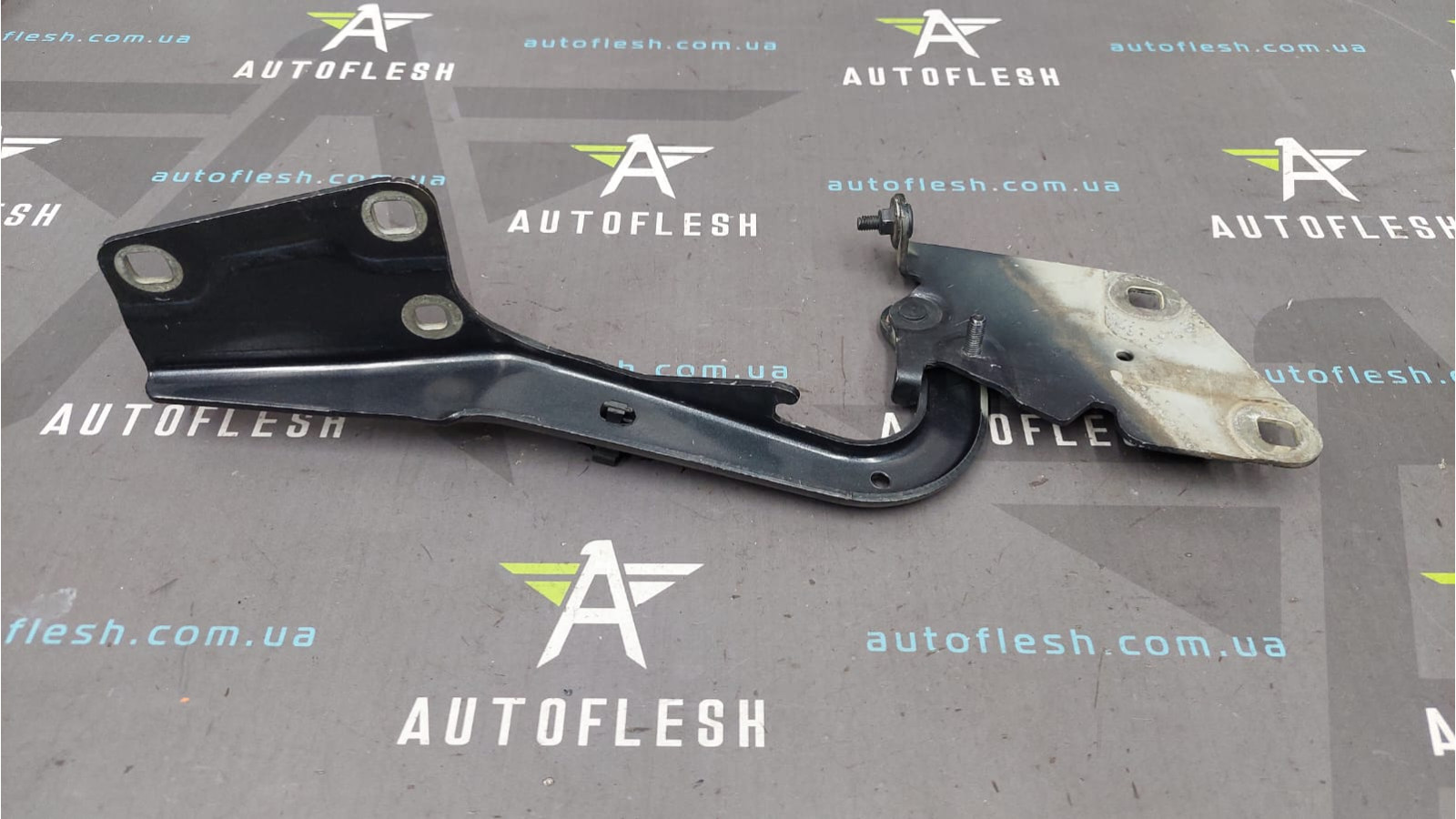 Петля капота правая 654000016RA Renault Fluence Z.E. рено флюенс бу